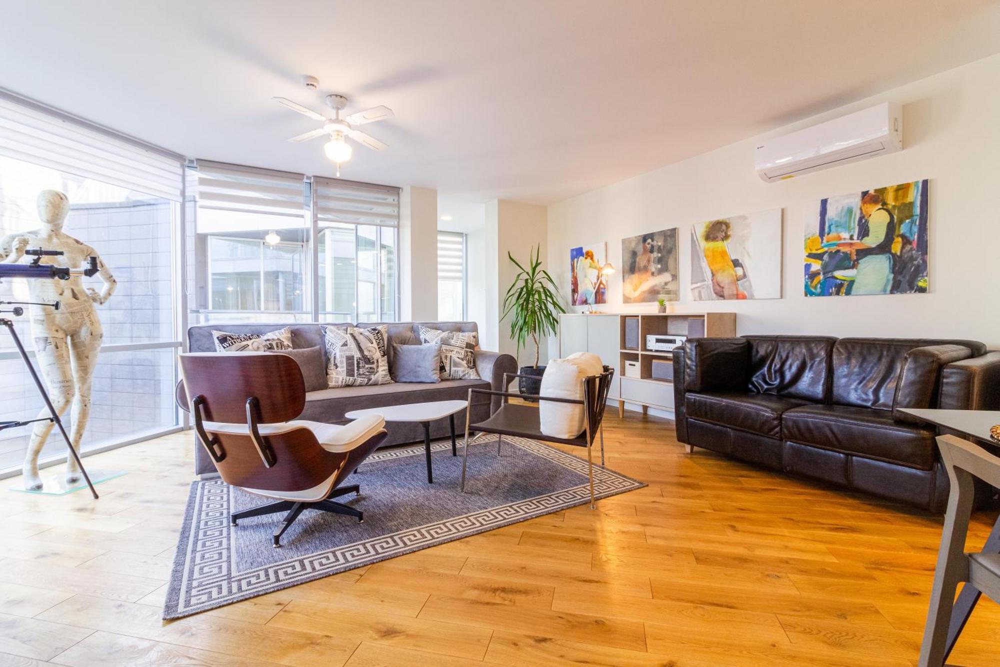 Elija Swan-Toy Apartments Sventoji Bilik gambar
