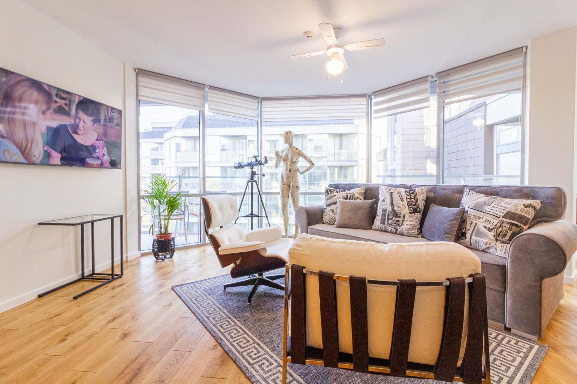 Elija Swan-Toy Apartments Sventoji Bilik gambar